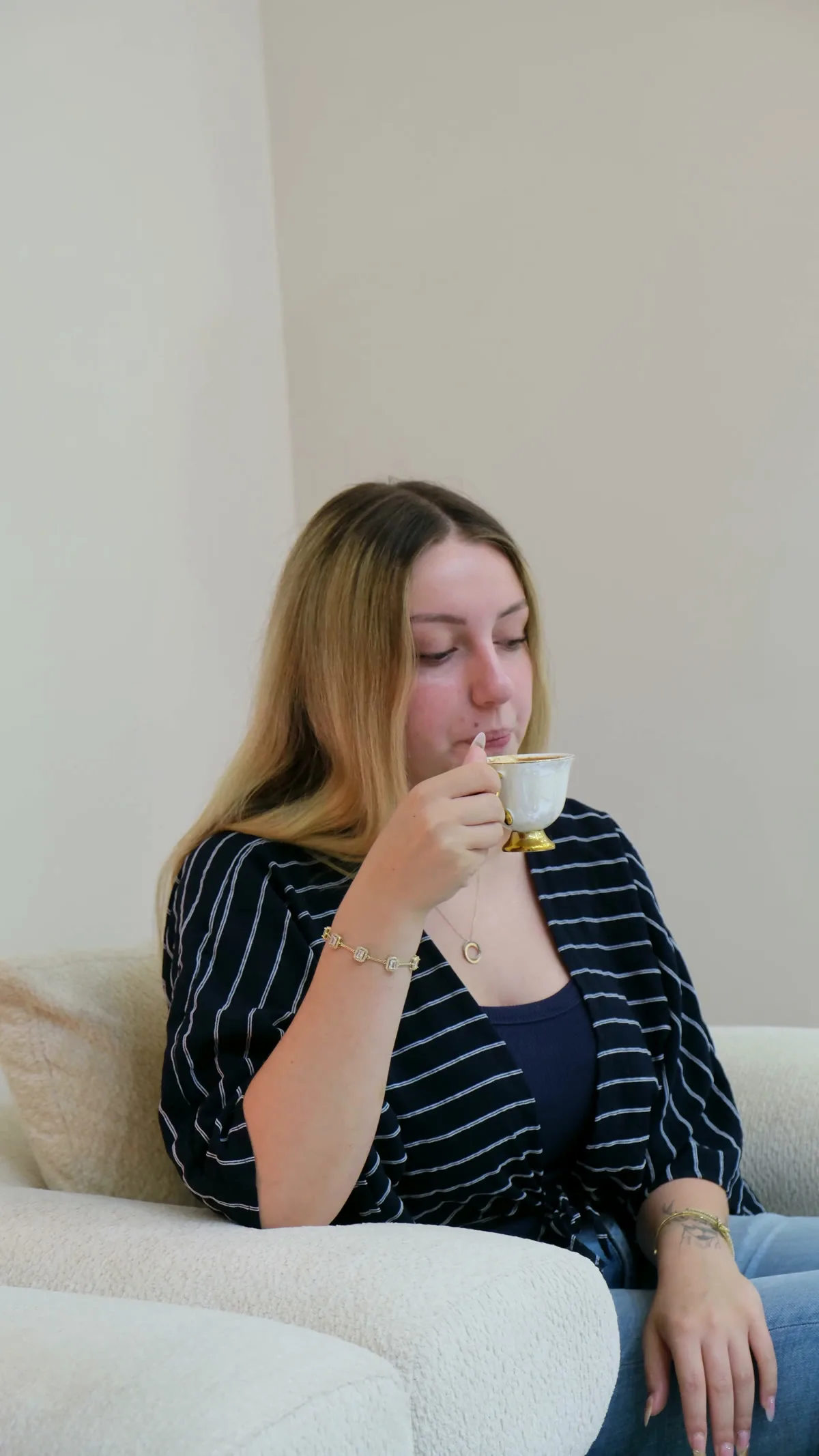 Bekleme alanında çay keyfi